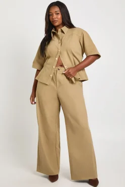 boohoo Pantalon Grande Taille en Sergé à Plis Devant et Jambes Larges<Femme Pantalons