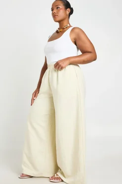 Pantalon Grande Taille À Jambes Larges Avec Taille Élastiquée Et Finition Peau De Pêche