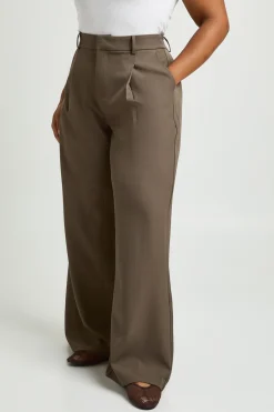 Pantalon Grande Taille À Jambes Larges Avec Plis Devant