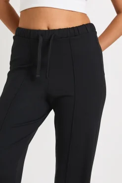 boohoo Pantalon à jambe large en ponte pintuck avec cordon de serrage<Femme Pantalons