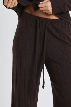 boohoo Pantalon à jambes larges en côtes brossées<Femme Pantalons|Looks Chocolat