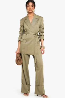 Pantalon à jambes larges sur mesure en tissu tissé avec ourlet retroussé