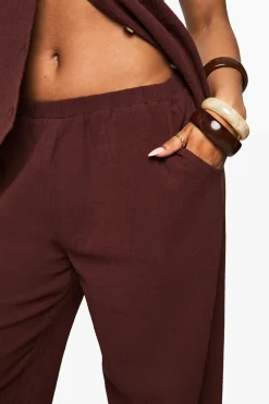 Pantalon à jambes larges à texture froissée