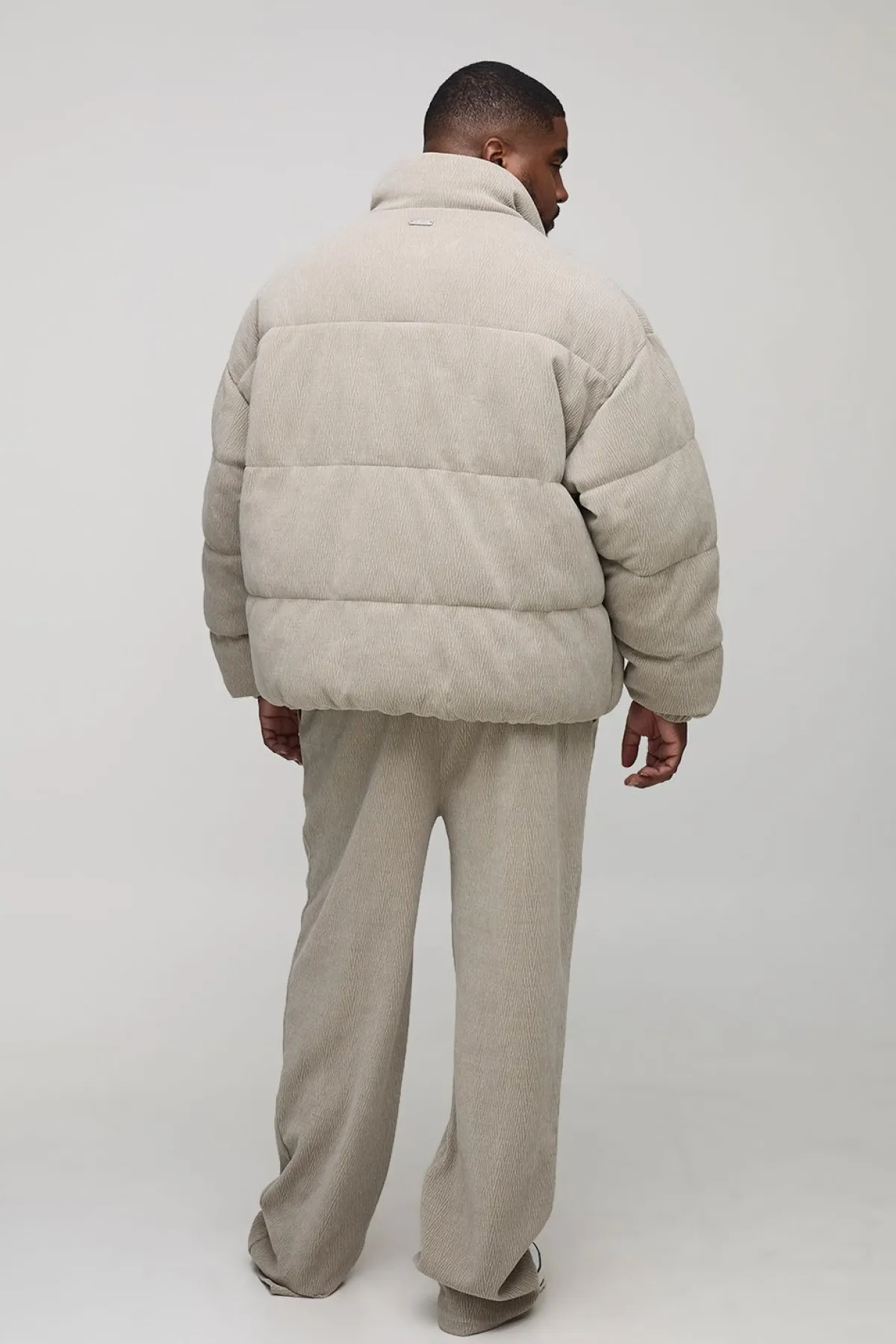 boohooMAN Pantalon à jambes superposées en synthétique texturé, coupe plus décontractée<Homme Tout Afficher|Pantalons Grande Taille