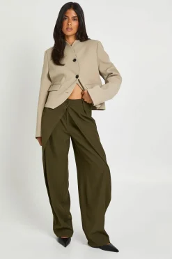 Pantalon À Jambes Tonneau Avec Détail De Plis Croisés