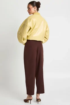 Pantalon à jambe tonneau