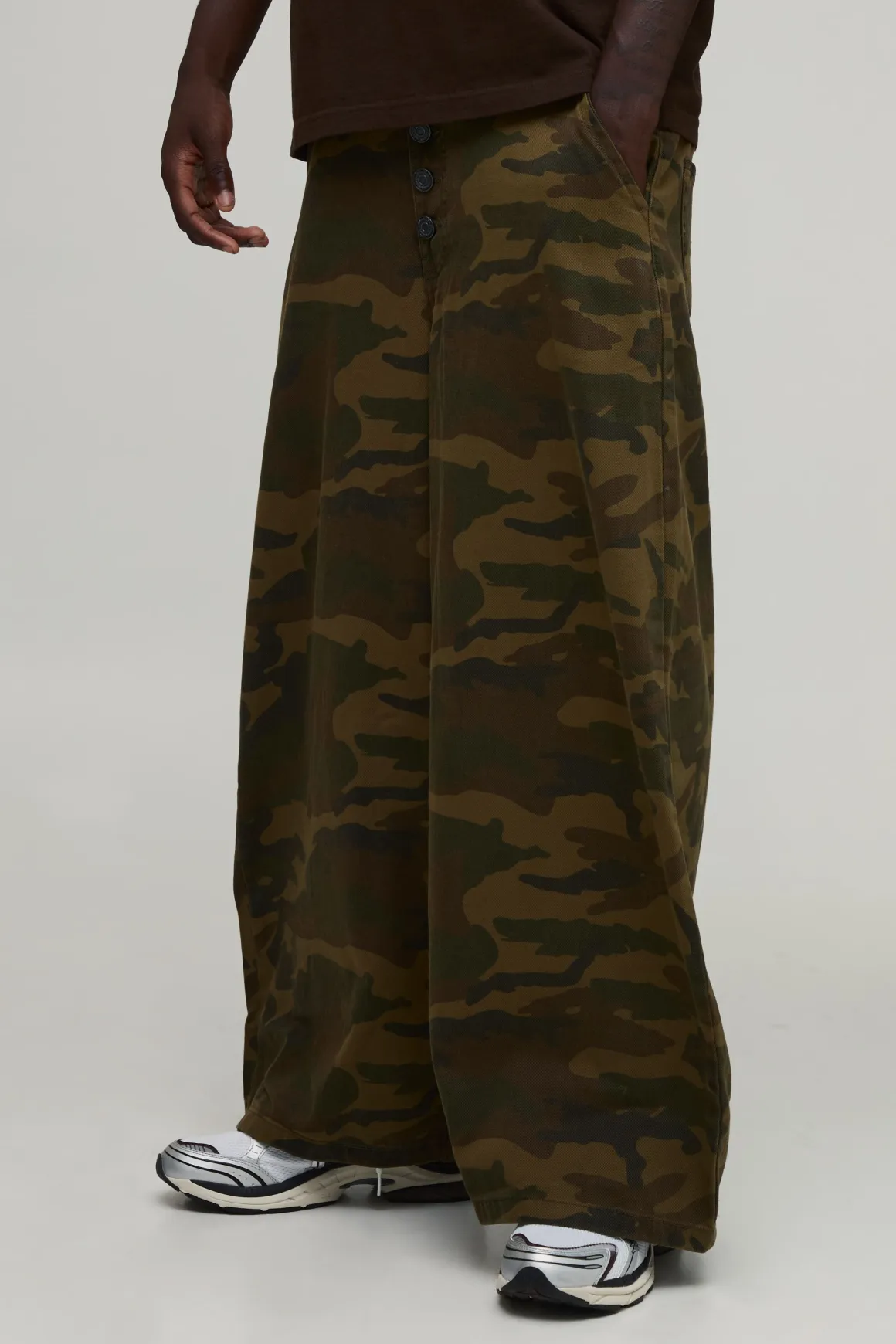 Pantalon Jambe Tonneau Camouflage Avec Braguette À Boutons
