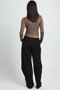 Pantalon Jambe Tonneau À Détail Plissé Portefeuille