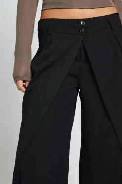 Pantalon Jambe Tonneau À Détail Plissé Portefeuille