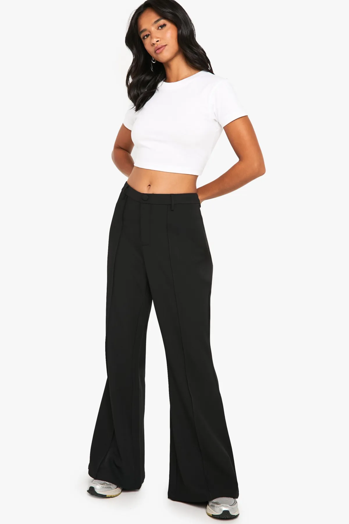 boohoo Pantalon à jambe évasée avec détails de couture fins<Femme Pantalons