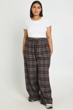 boohoo Pantalon Large À Carreaux Grande Taille<Femme Pantalons|Looks Preppy