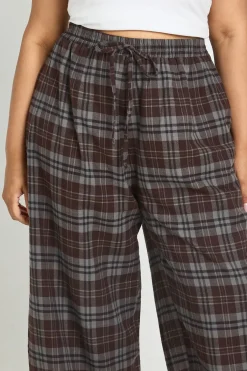boohoo Pantalon Large À Carreaux Grande Taille<Femme Pantalons|Looks Preppy