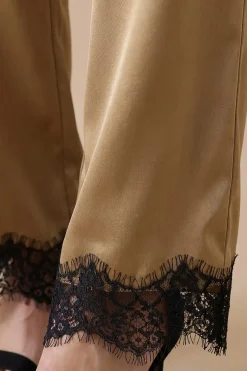 Pantalon Large En Crêpe Satiné Avec Poignets En Dentelle
