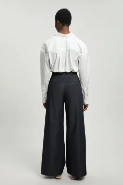 Pantalon Large En Denim Ajusté Avec Détails De Plis