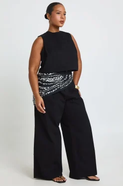 boohoo Pantalon Large En Sergé De Coton Grande Taille<Femme Pantalons