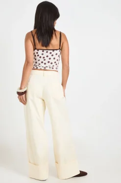 boohoo Pantalon Large En Sergé À Revers Pour Petite Taille<Femme Pantalons