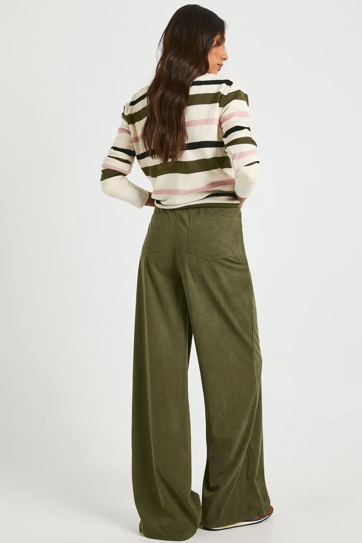 boohoo Pantalon Large En Velours Côtelé Avec Ceinture Nouée Pour Grandes Tailles<Femme Pantalons