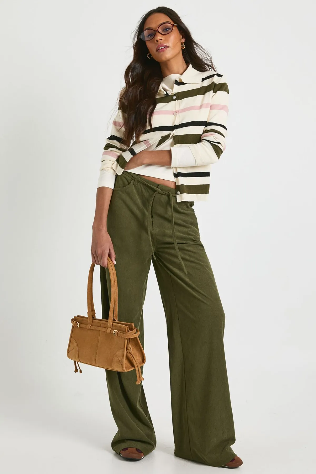 boohoo Pantalon Large En Velours Côtelé Avec Ceinture Nouée Pour Grandes Tailles<Femme Pantalons
