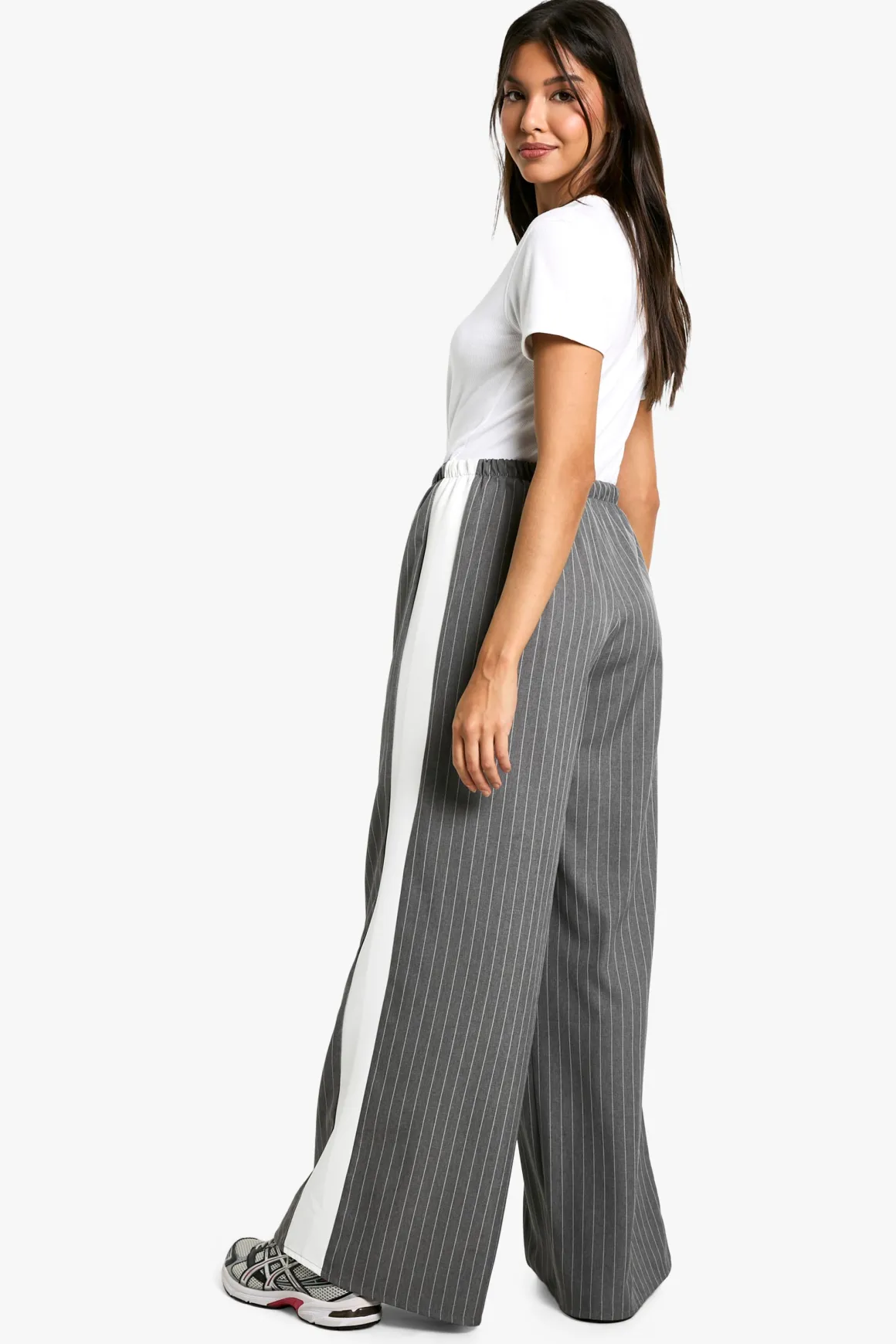 Pantalon Large À Fines Rayures Avec Taille À Cordon De Serrage