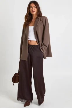 Pantalon Large à Finitions en Dentelle Satinée