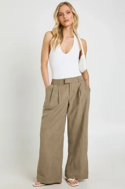 boohoo Pantalon Large À Plis Frontaux En Tissu Pêche Petite<Femme Pantalons