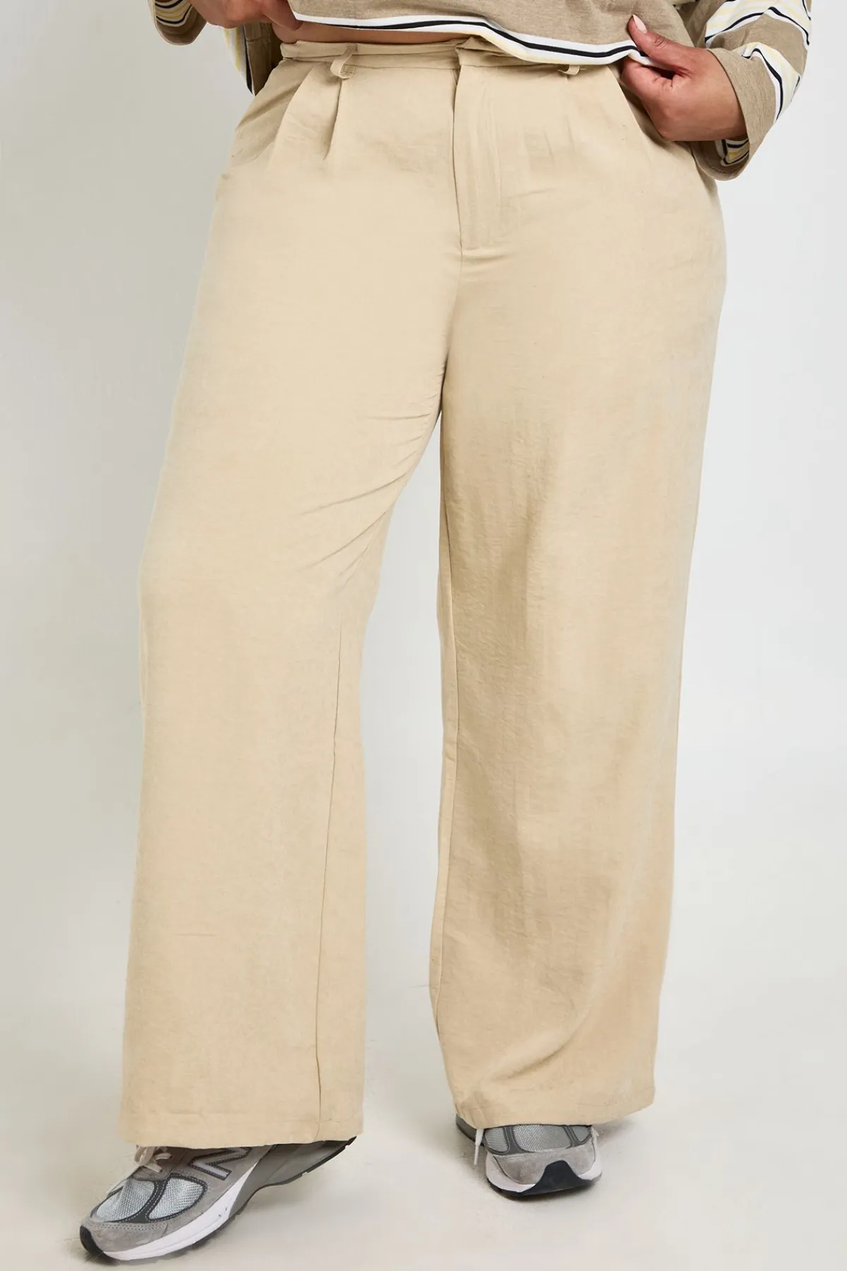 boohoo Pantalon Large Plissé En Crêpe Pêche Grande Taille<Femme Pantalons