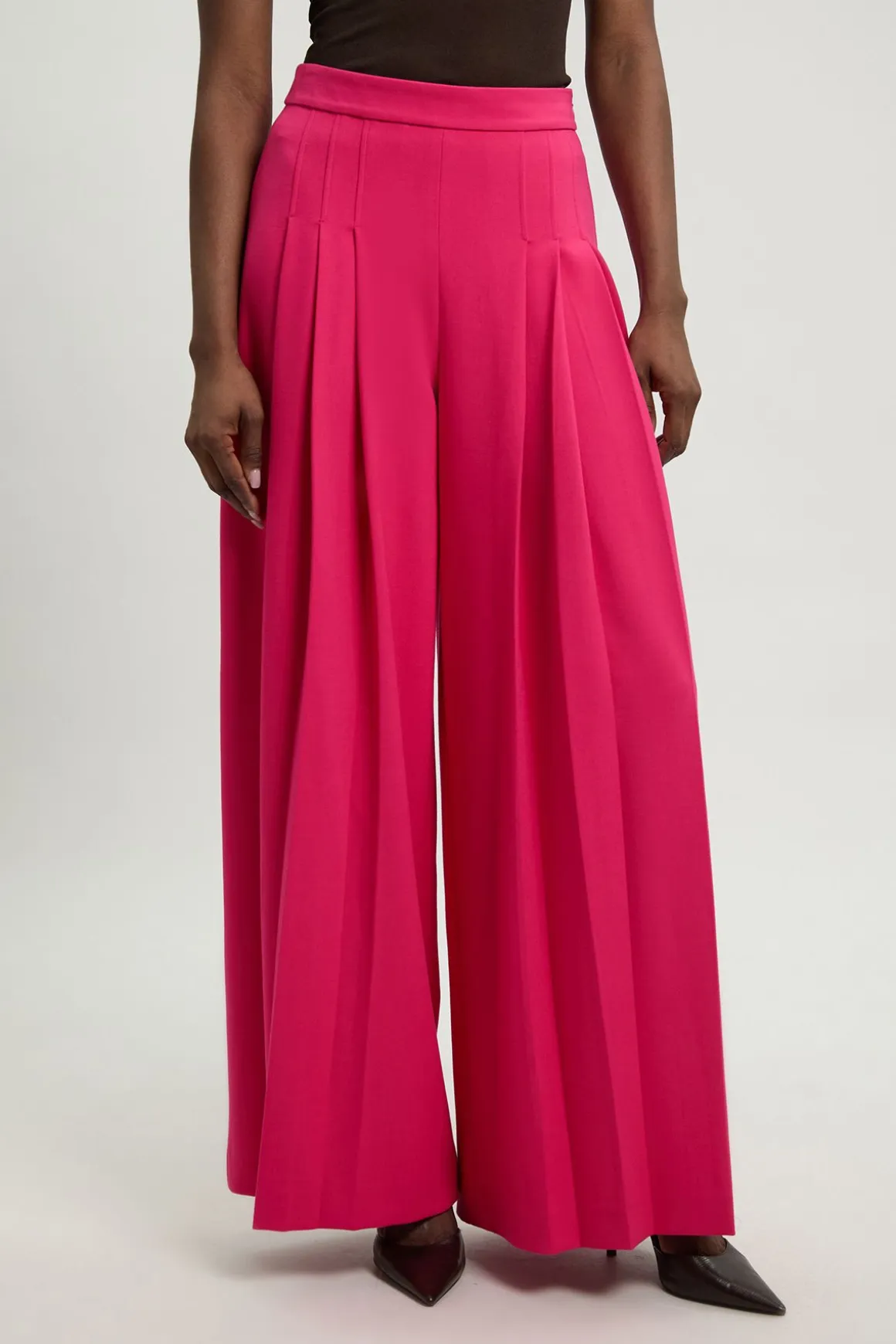 Pantalon Large Plissé En Crêpe Structuré Ajusté