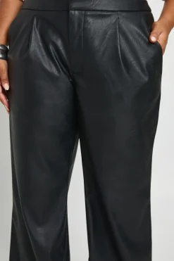 boohoo Pantalon Large Plissé En Synthétiquecuir Grande Taille<Femme Pantalons