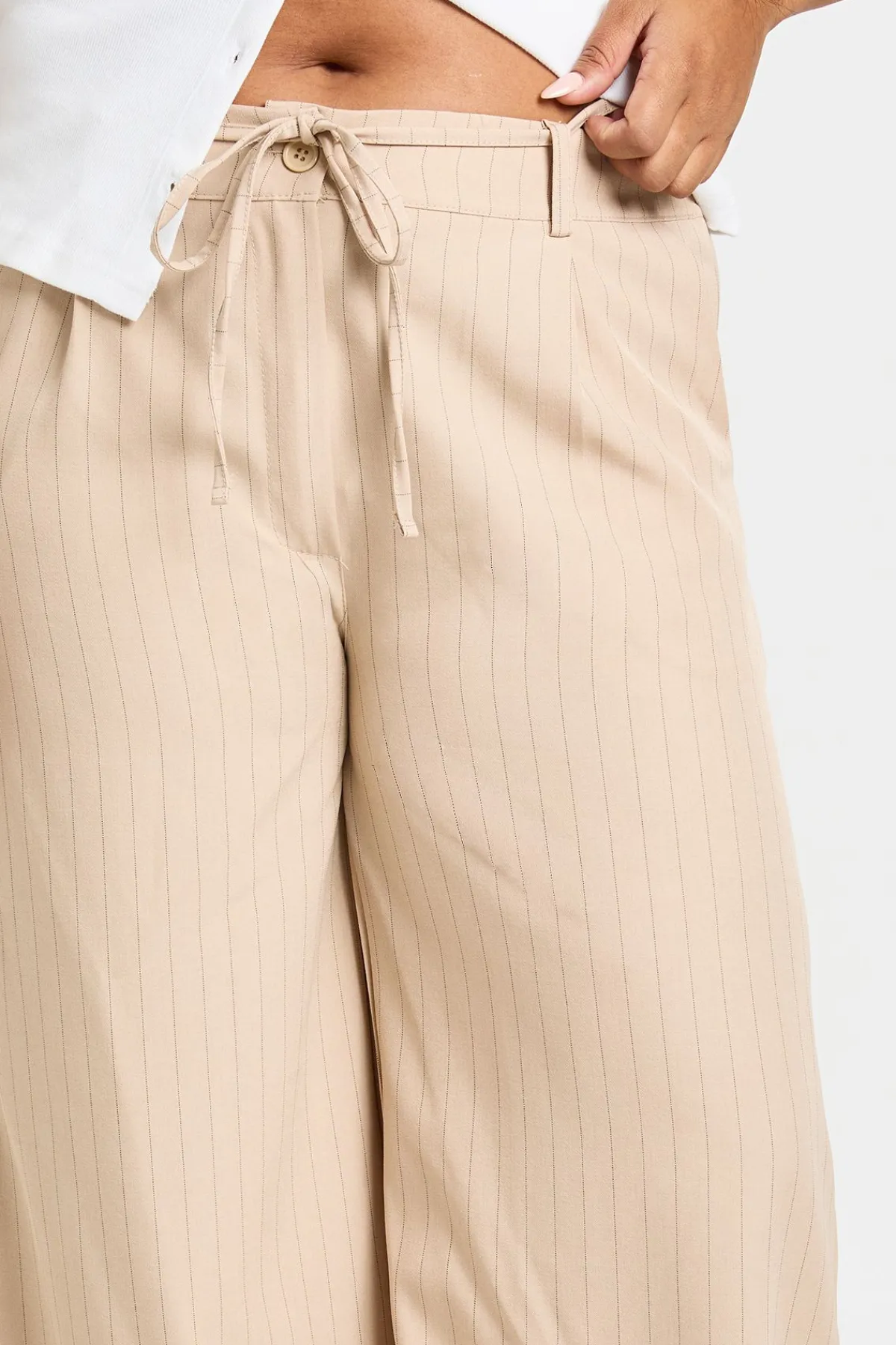 boohoo Pantalon Large Plissé En Tissu Tissé Grande Taille<Femme Pantalons