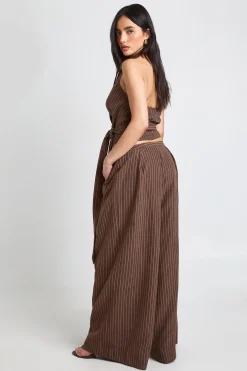 boohoo Pantalon Large Plissé À Rayures Aspect Peau De Pêche<Femme Pantalons|Looks Chocolat