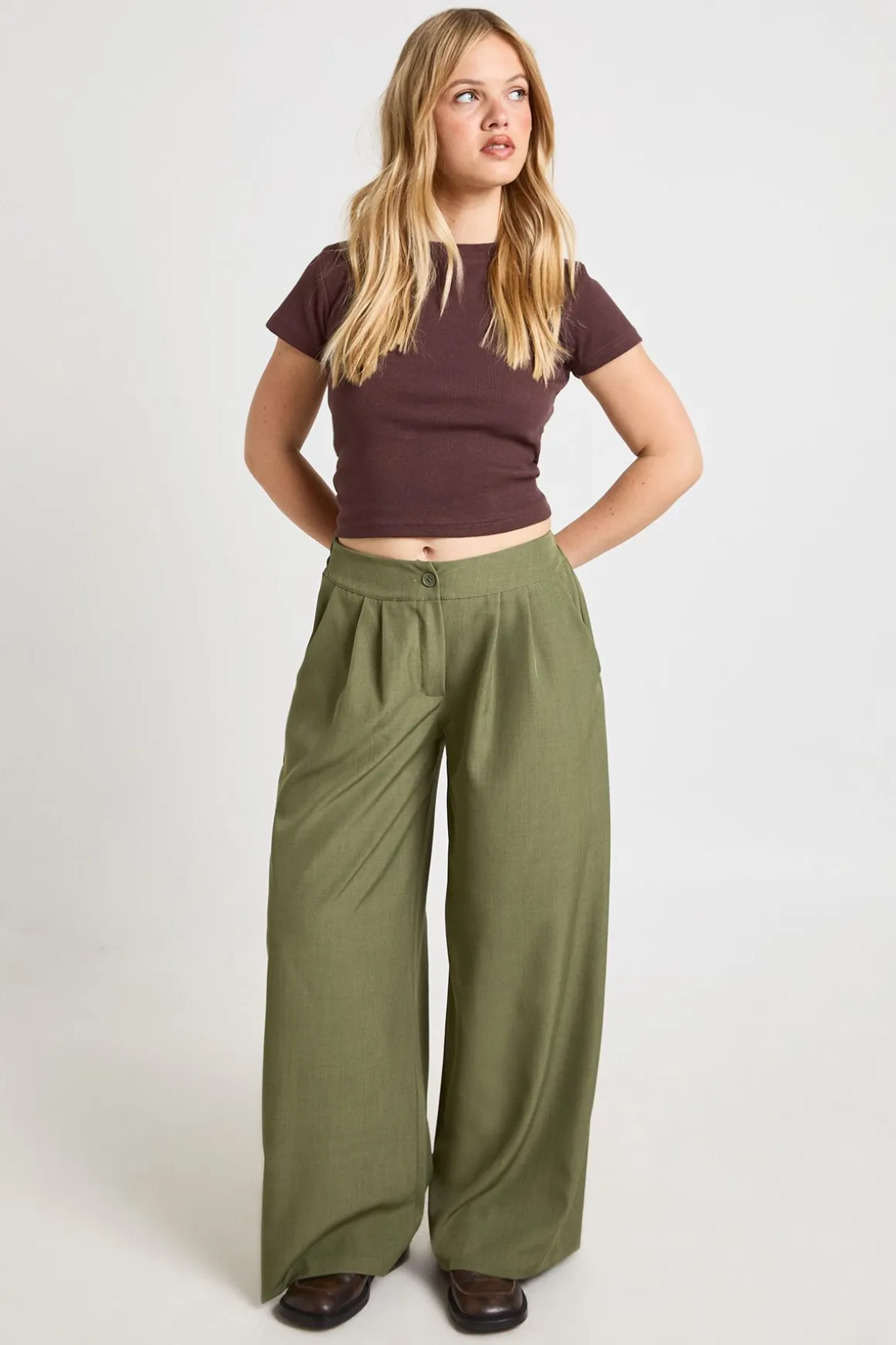Pantalon Large Plissé Tissé Ajusté Petite