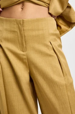 Pantalon Large à Plis sur le Devant