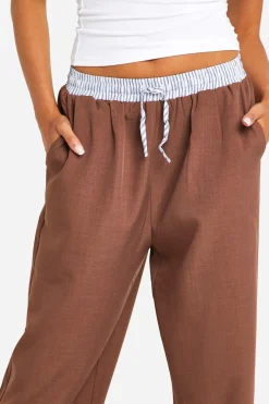 Pantalon large à rayures contrastantes