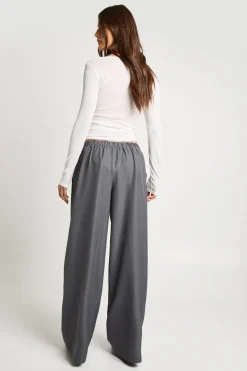Pantalon Large Taillé avec Détails Boutonnés