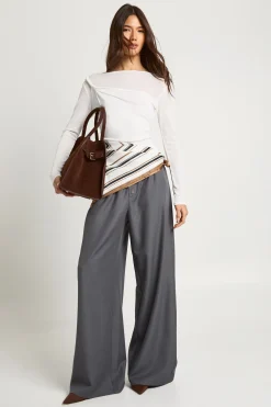 Pantalon Large Taillé avec Détails Boutonnés