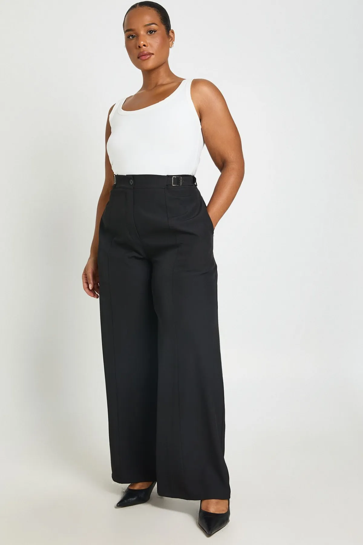 boohoo Pantalon Large Taille Haute Ceinturée Avec Détail Boucles<Femme Pantalons