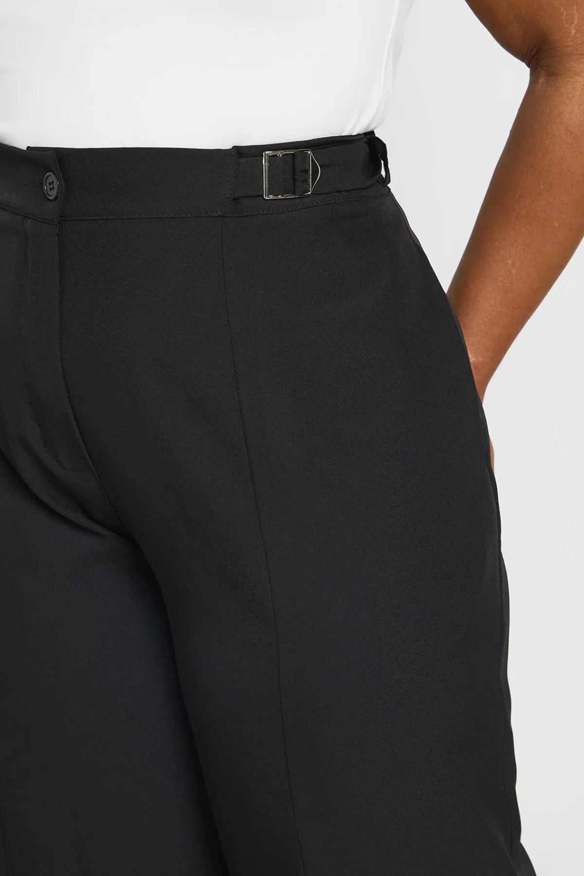 boohoo Pantalon Large Taille Haute Ceinturée Avec Détail Boucles<Femme Pantalons
