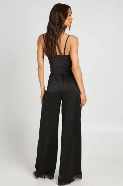 boohoo Pantalon Large Taille Haute En Satin Avec Finition Dentelle<Femme Pantalons|Satin Et Dentelle