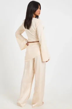 boohoo Pantalon Large À Taille Nouée En Satin Petite<Femme Pantalons|Satin Et Dentelle