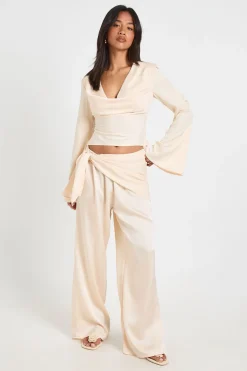 boohoo Pantalon Large À Taille Nouée En Satin Petite<Femme Pantalons|Satin Et Dentelle