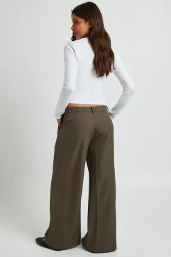 boohoo Pantalon Large Tailleur À Plis Devant<Femme Pantalons|Looks De Rentrée