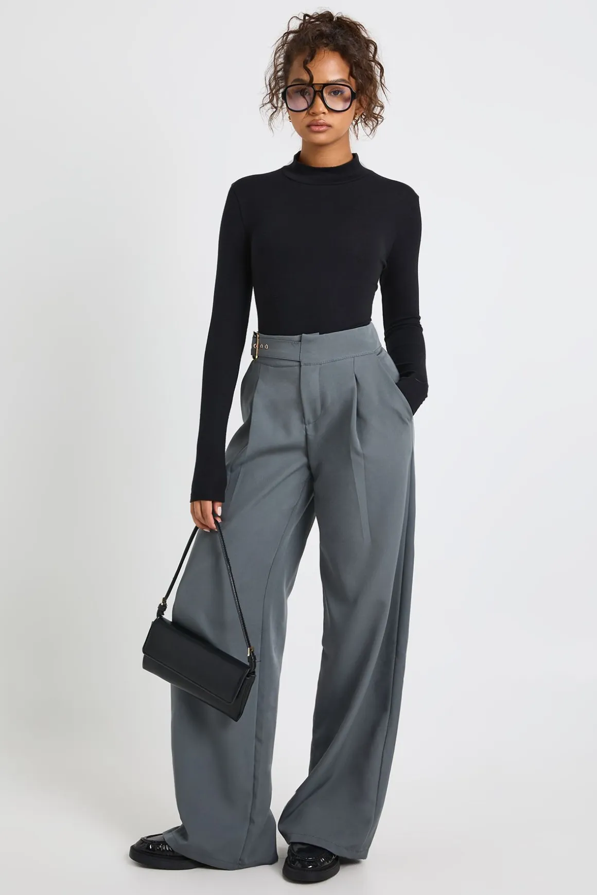Pantalon long à jambe droite, taille basse, ceinturé