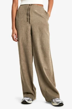 boohoo Pantalon oversize à rayures et jambes larges Soft Touch<Femme Pantalons