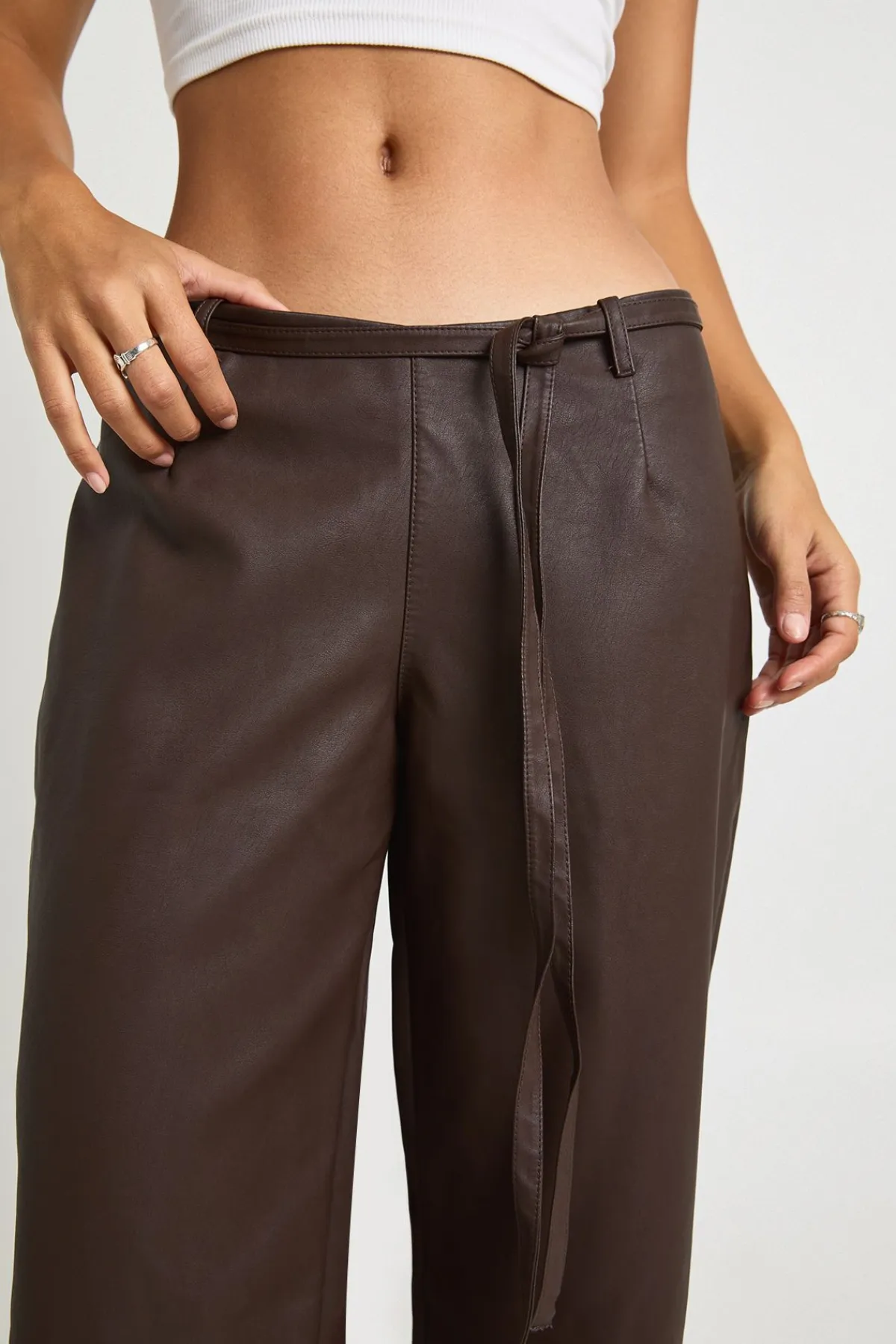 boohoo Pantalon Palazzo ceinturé en synthétique<Femme Pantalons