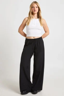 boohoo Pantalon Petite À Jambes Larges En Tissu Tissé Avec Taille Élastiquée Et Cordon De Serrage<Femme Pantalons