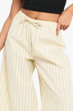 boohoo Pantalon Petite rayé effet lin<Femme Pantalons