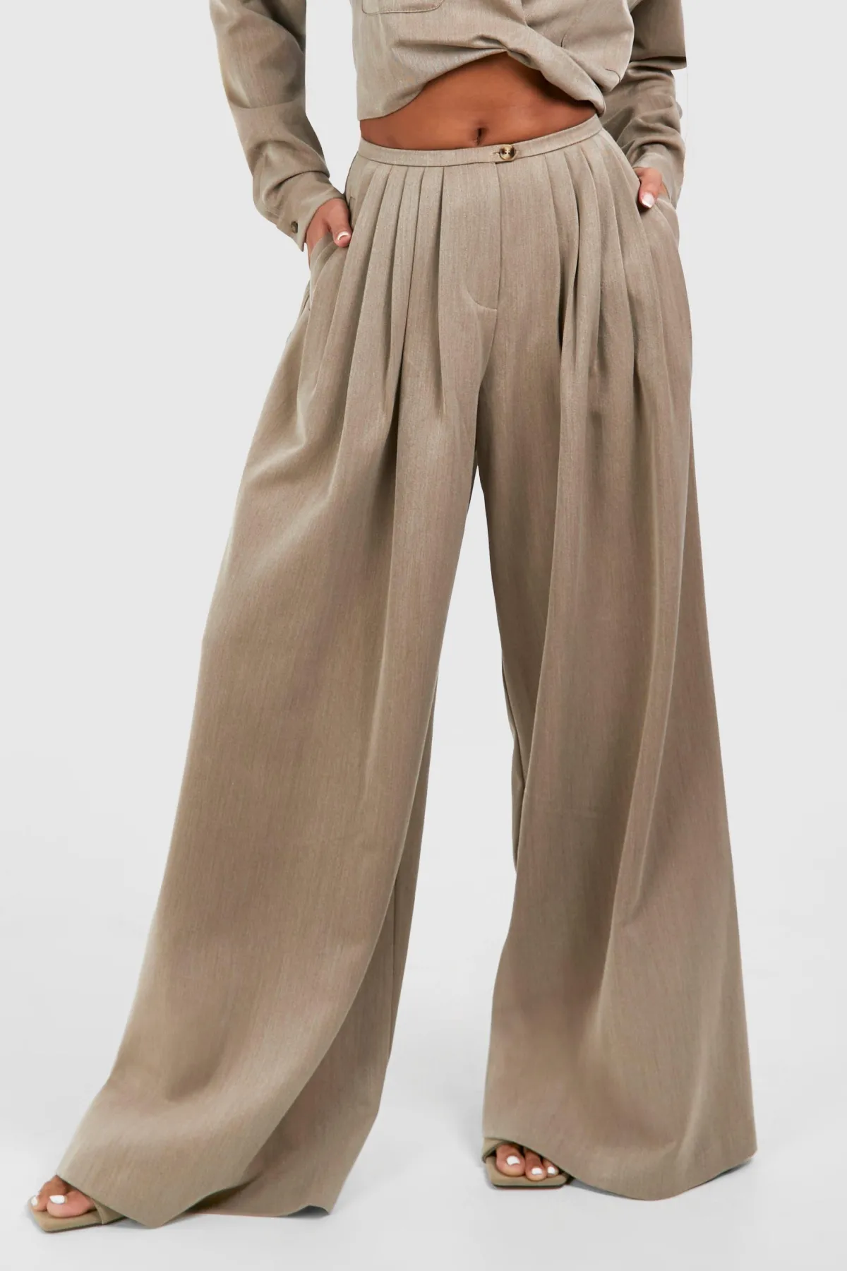boohoo Pantalon plissé à jambes larges extrêmes taille basse<Femme Pantalons