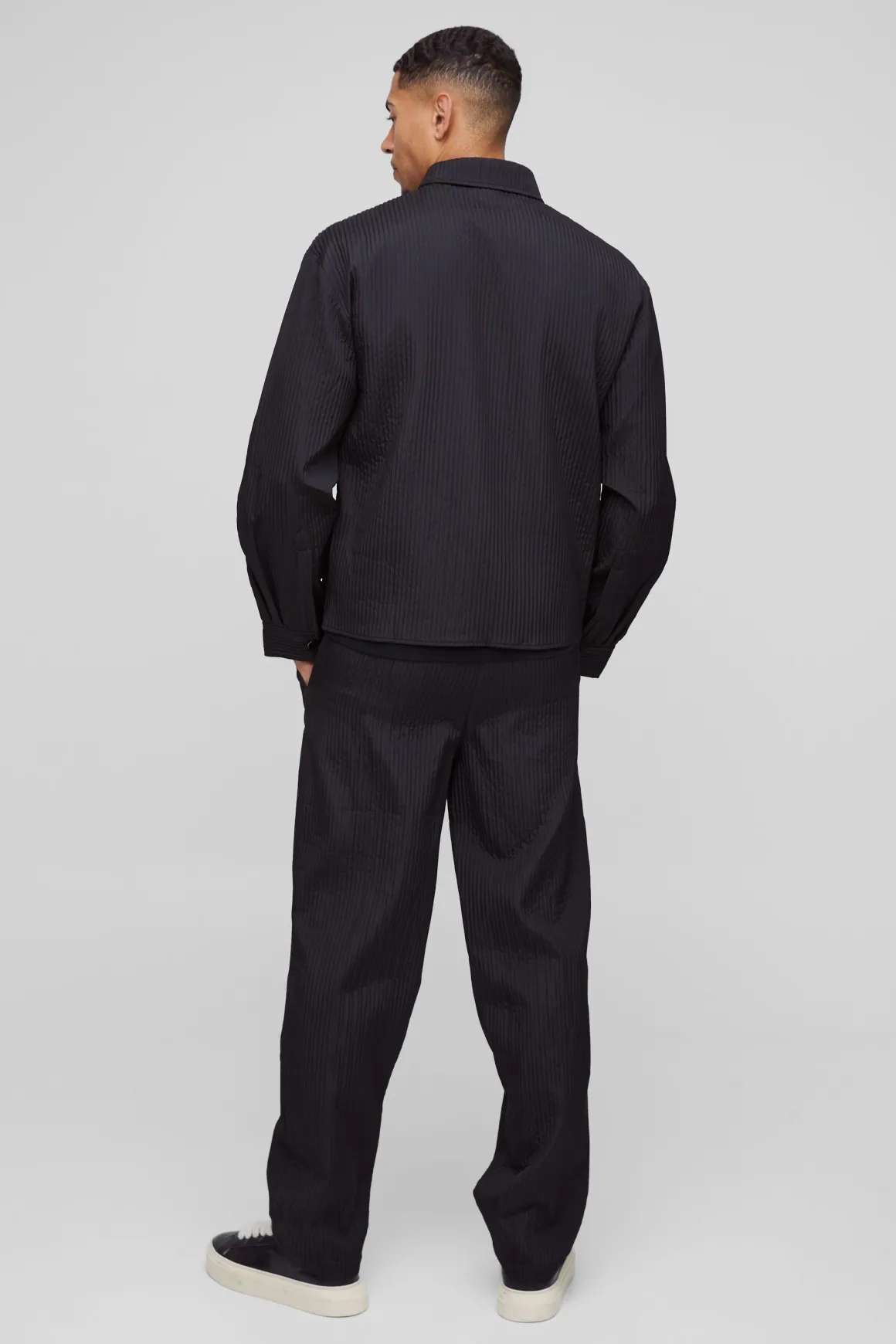 Pantalon à plis techniques, coupe droite, taille élastiquée