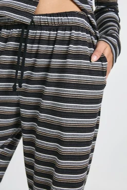 boohoo Pantalon rayé côtelé avec cordon de serrage<Femme Pantalons|Looks De Rentrée