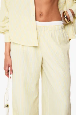boohoo Pantalon rayé à jambe large avec détail bouton<Femme Pantalons